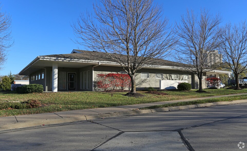 1900 Delaware St, Lawrence, KS for sale - Primary Photo - Image 1 of 1