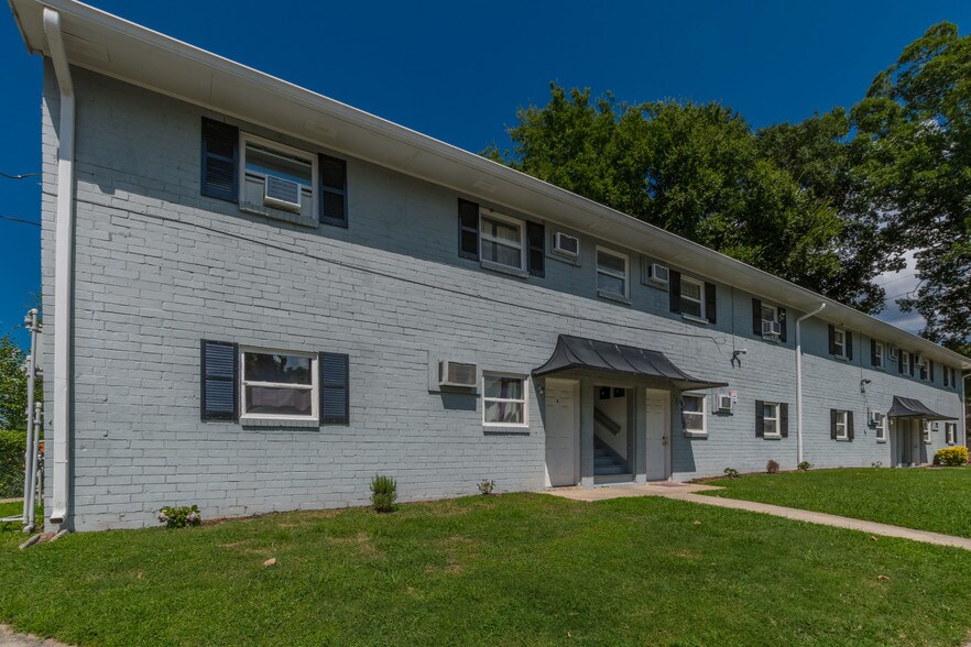 2336 Bolton Rd NW, Atlanta, GA 30318