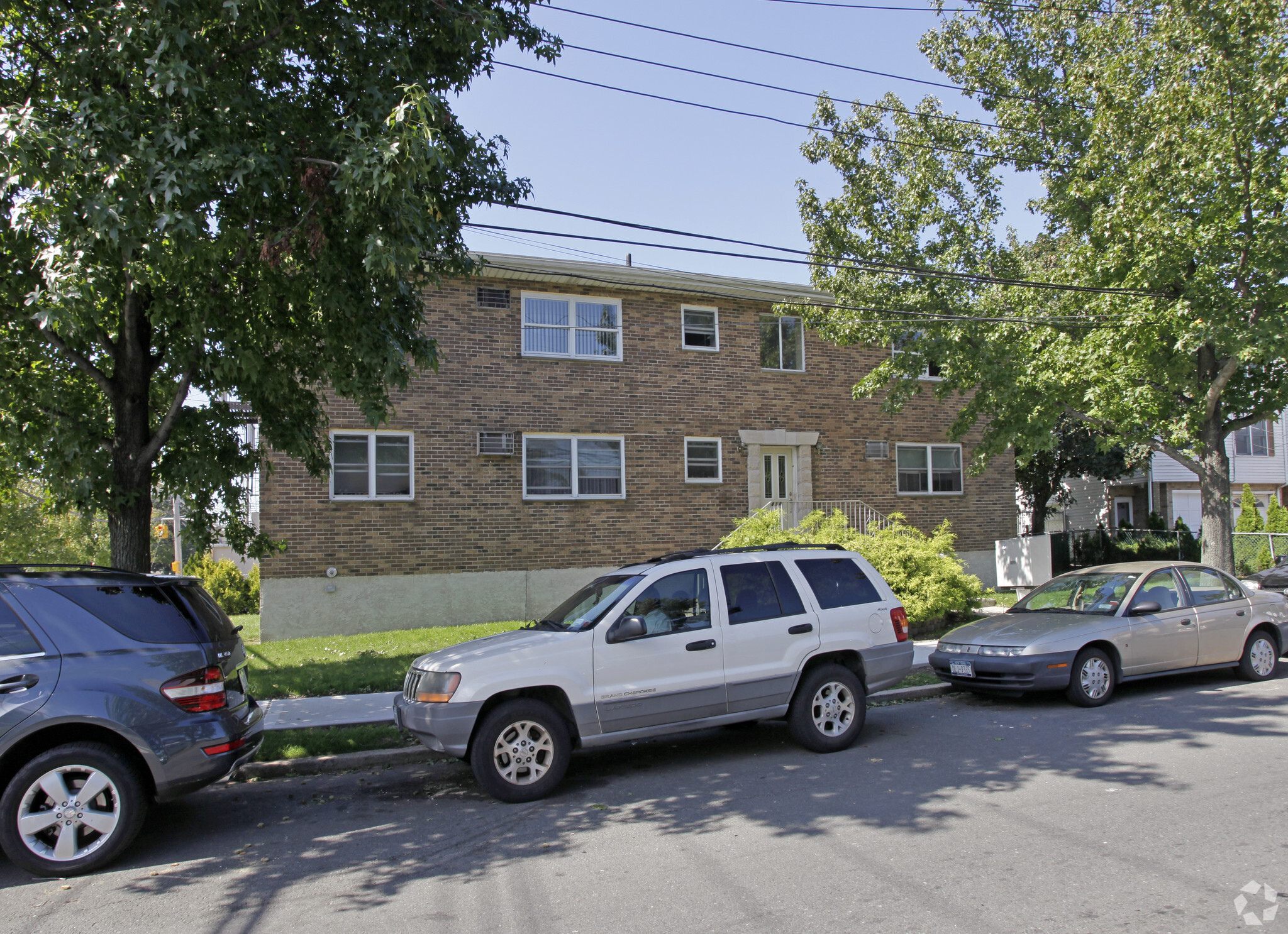 414 Garretson Ave, Staten Island, NY for sale Primary Photo- Image 1 of 25