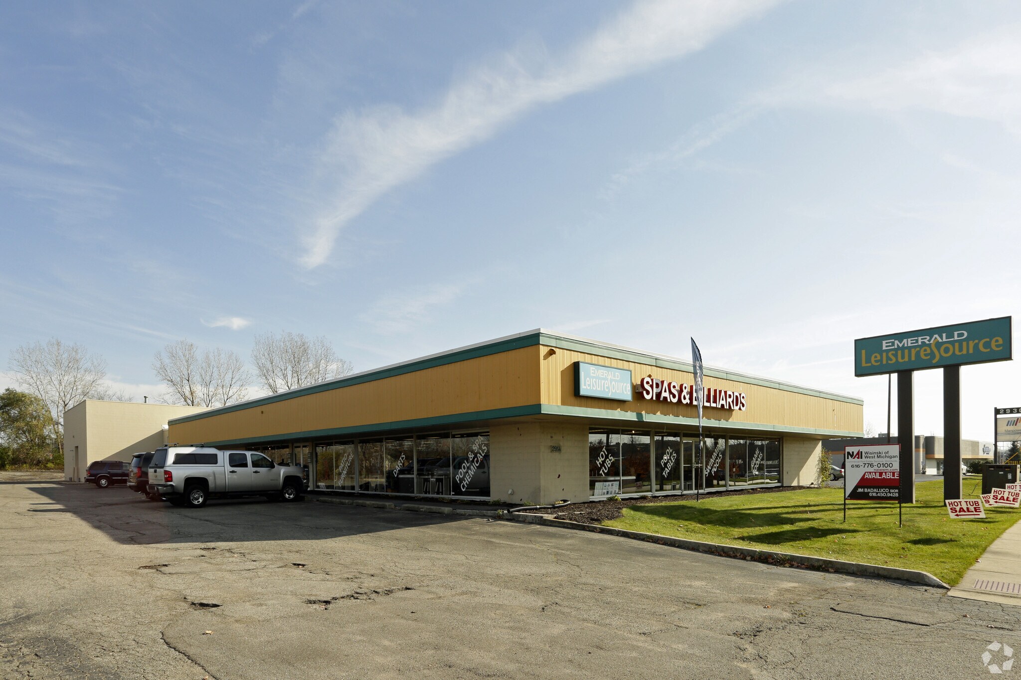 2914 Broadmoor Ave SE, Grand Rapids, MI for sale Primary Photo- Image 1 of 1