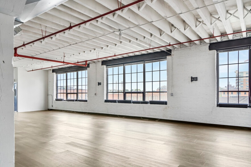 1434 Fleet St, Baltimore, MD for lease - Interior Photo - Image 2 of 39