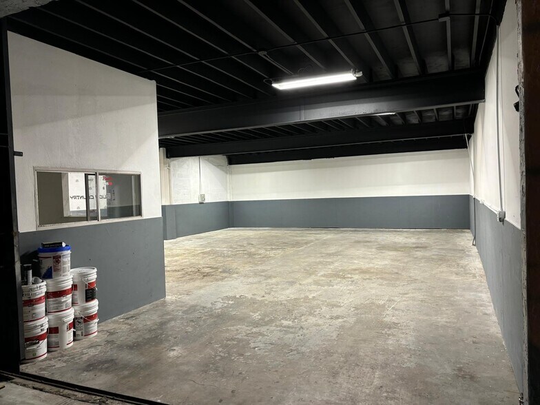 7331 NW 27th Ave, Miami, FL for lease - Building Photo - Image 3 of 9