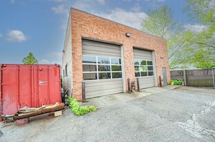 High Ceiling Freestanding - Fenced yd - Warehouse