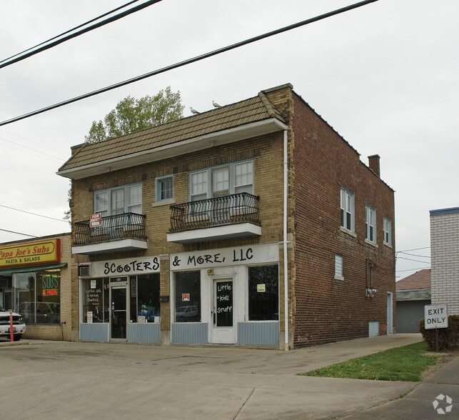 560-562 E 200th St, Cleveland, OH for sale - Primary Photo - Image 1 of 8