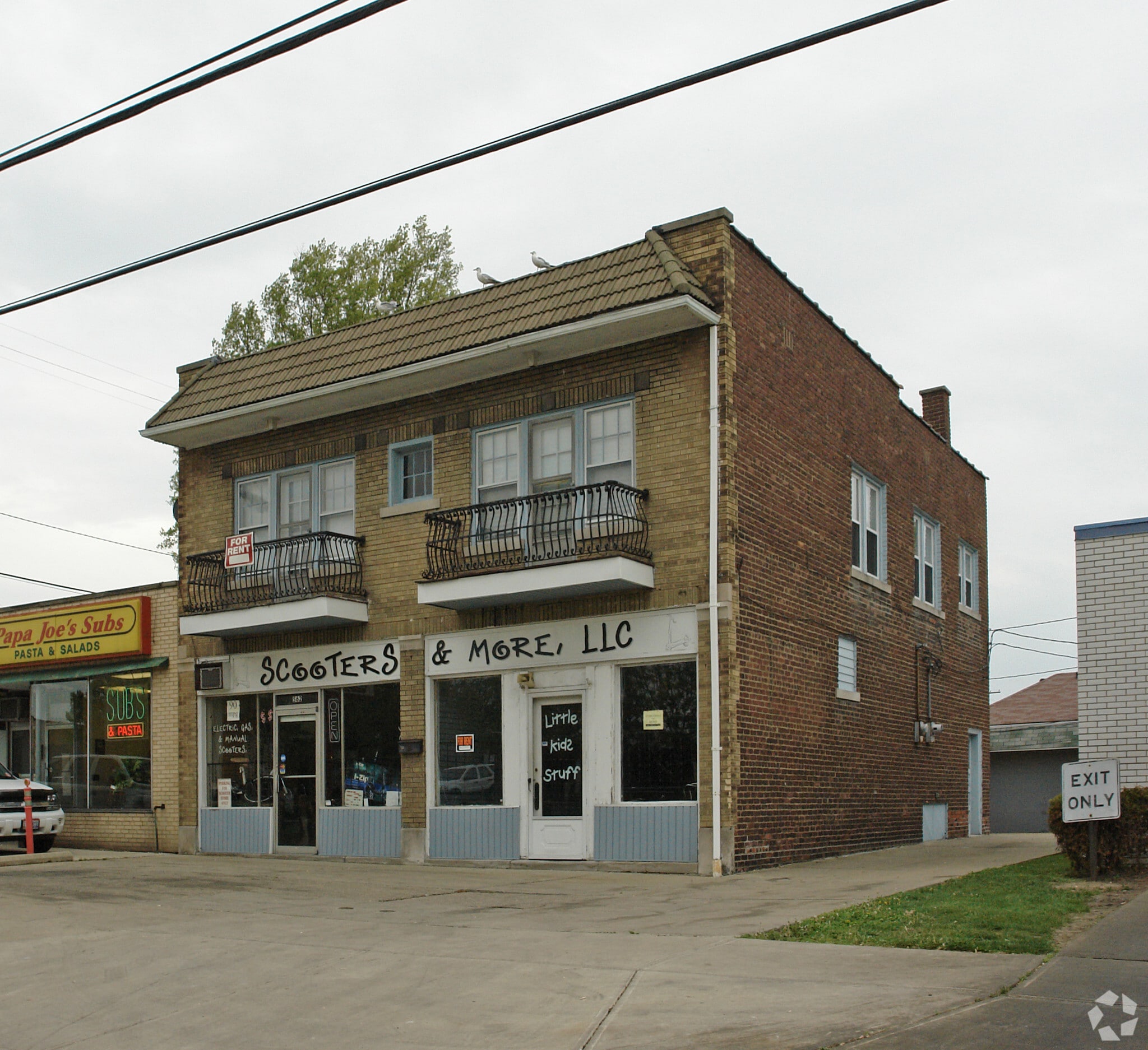 560-562 E 200th St, Cleveland, OH for sale Primary Photo- Image 1 of 9