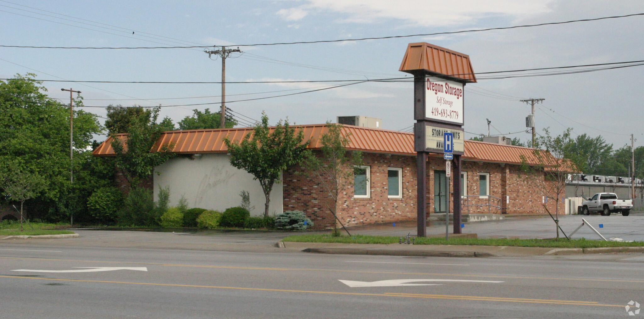 2701 Navarre Ave, Oregon, OH for sale Building Photo- Image 1 of 5