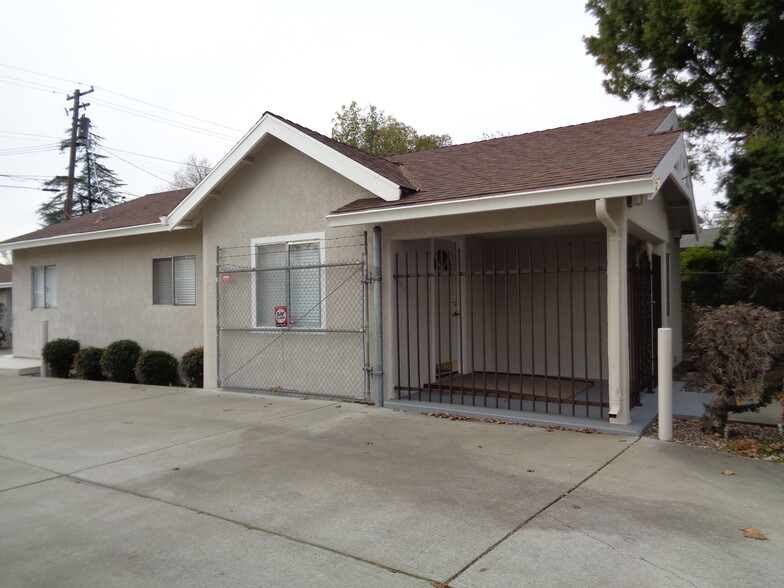 337 Burney St, Modesto, CA for lease - Building Photo - Image 3 of 5