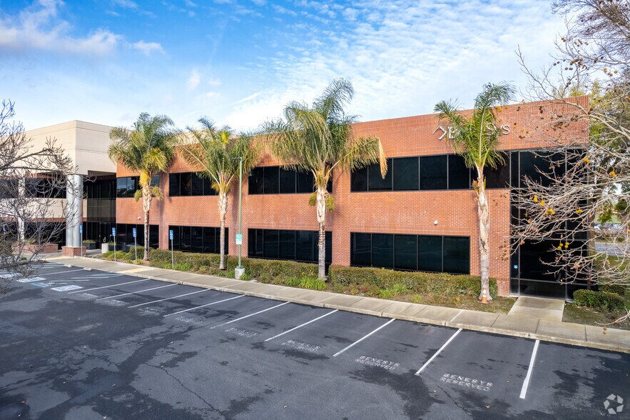 7180 Koll Center Pky, Pleasanton, CA for lease - Building Photo - Image 3 of 6