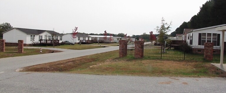 1 Charlottes Rd, Clinton, SC for sale - Primary Photo - Image 1 of 1