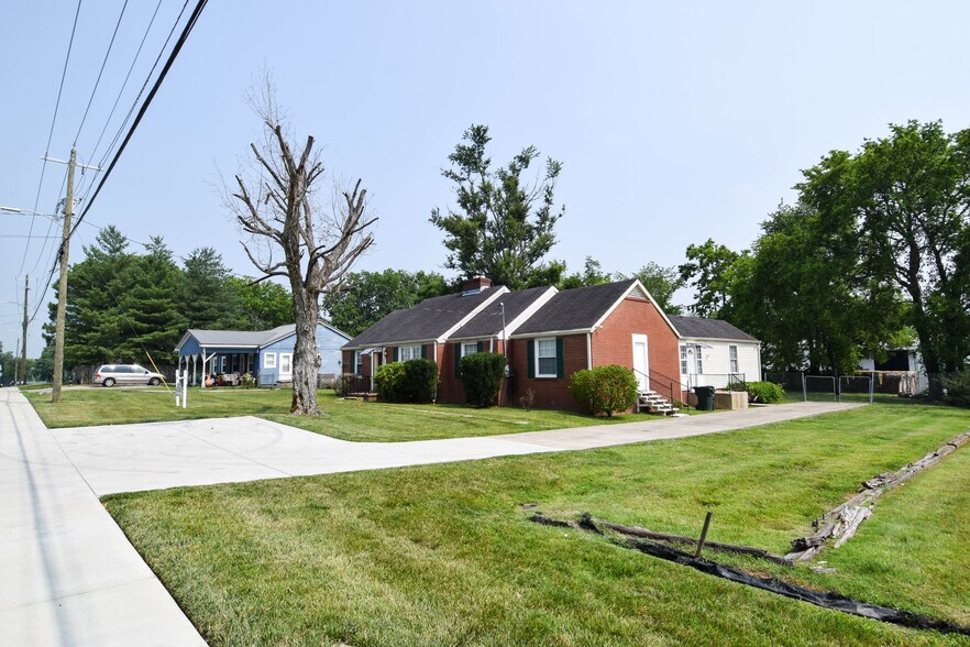 884 Albert Gallatin Ave, Gallatin, TN 37066 Office for Sale