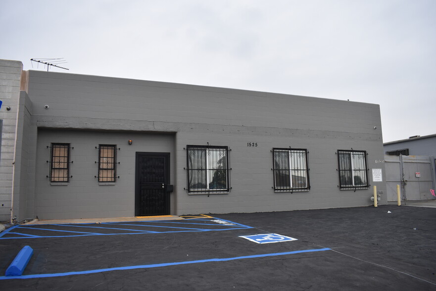 1525 W El Segundo Blvd, Compton, CA for sale - Building Photo - Image 3 of 22