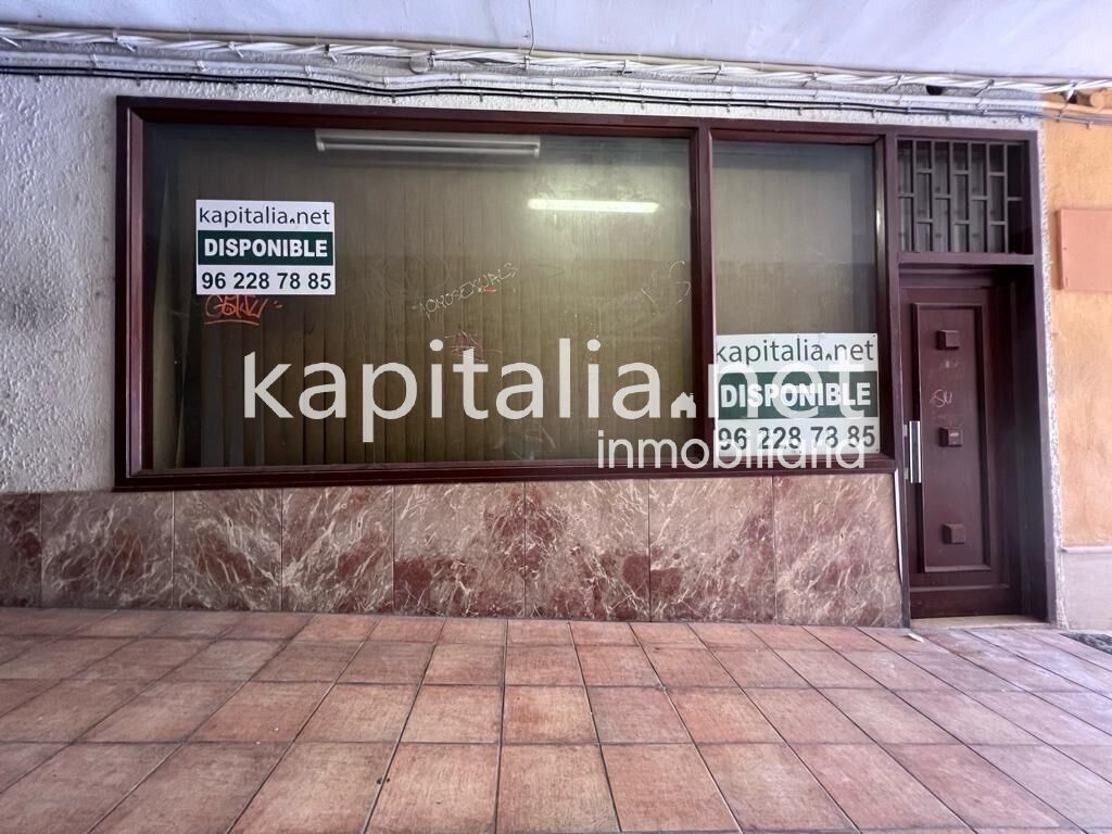 Retail in València for sale Building Photo- Image 1 of 11