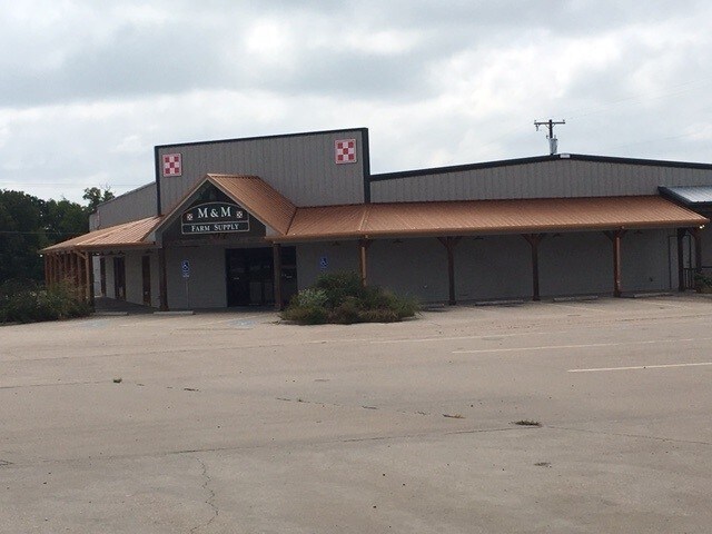 2208 W 4th St, Cameron, TX for sale Primary Photo- Image 1 of 1