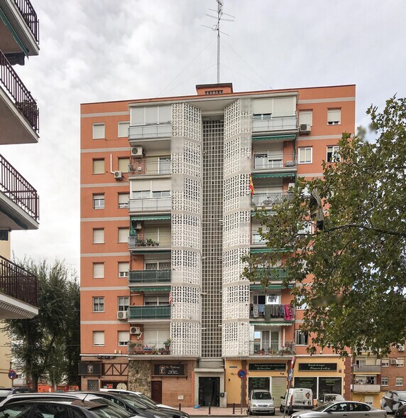 Calle Palmas, 14, Móstoles, Madrid for lease - Building Photo - Image 2 of 2