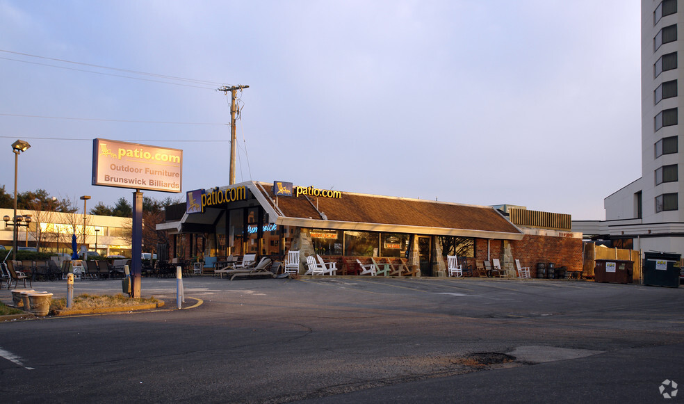 8022 Leesburg Pike, Vienna, VA for lease - Primary Photo - Image 1 of 2