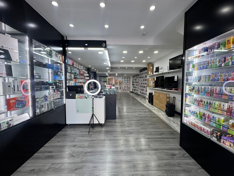 262 Seven Sisters Rd, London for lease - Building Photo - Image 2 of 21