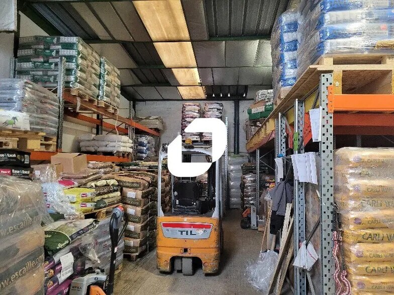 Office in Pessac for lease - Interior Photo - Image 2 of 7