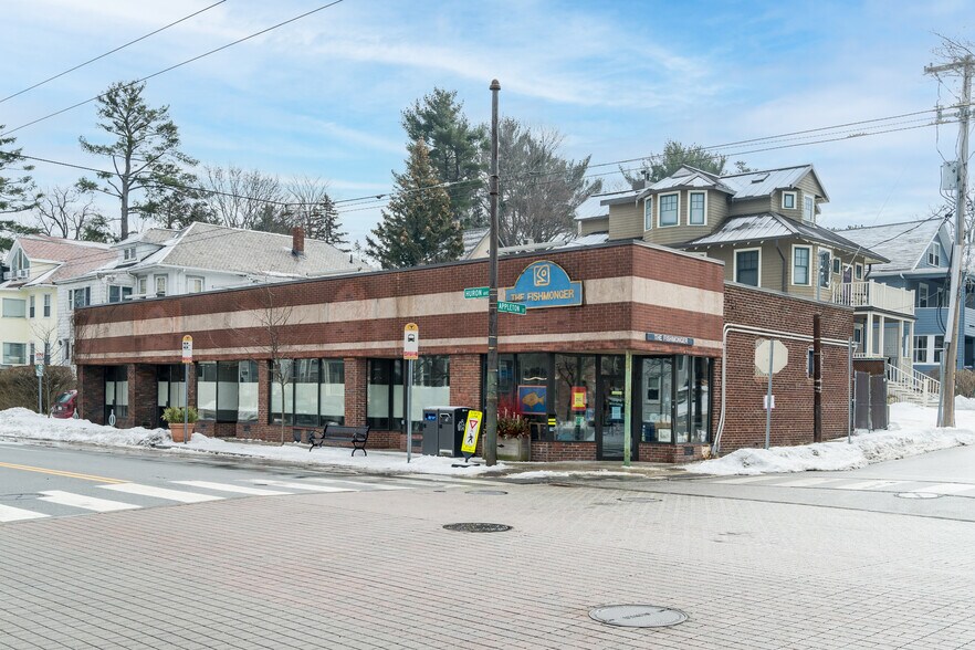 242252 Huron Ave, Cambridge, MA 02138
