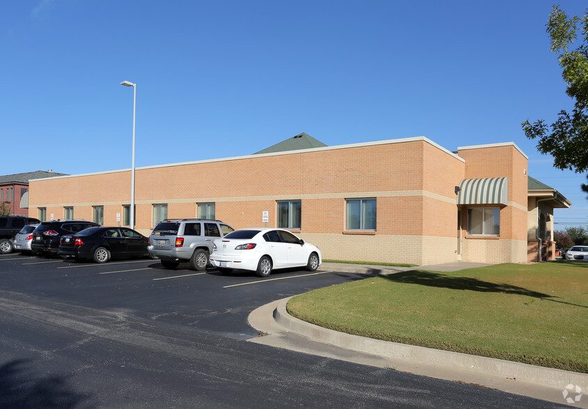 9940 E 81st St, Tulsa, OK for lease - Building Photo - Image 2 of 4