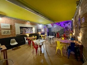 Retail in Esplugues de Llobregat, Barcelona for lease Interior Photo- Image 2 of 16