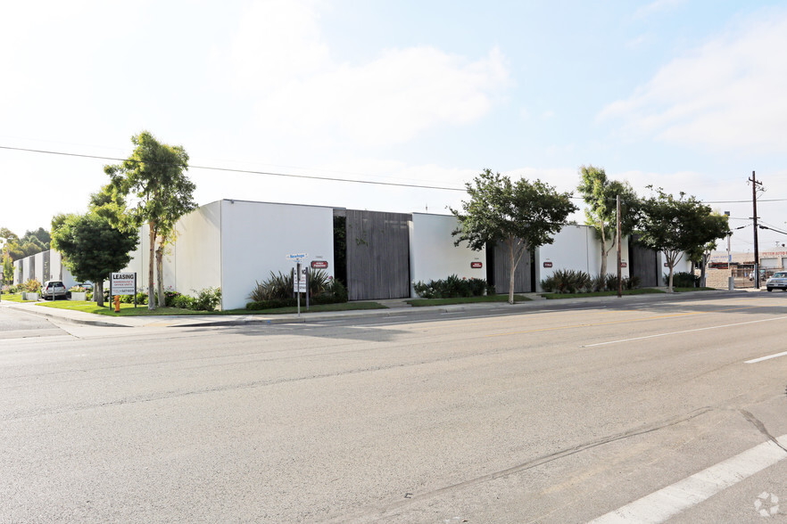 13682-13692 Newhope St, Garden Grove, CA for lease - Building Photo - Image 2 of 8