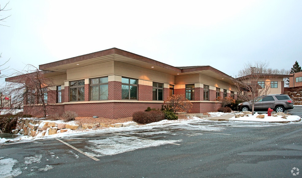 181 S River Ridge Cir, Burnsville, MN for sale - Primary Photo - Image 2 of 10