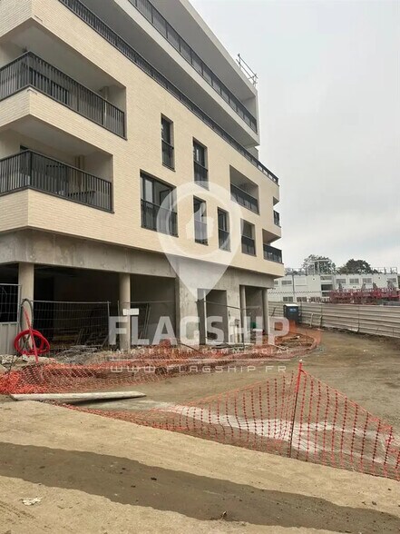 Retail in Sucy-en-Brie for lease - Building Photo - Image 1 of 6