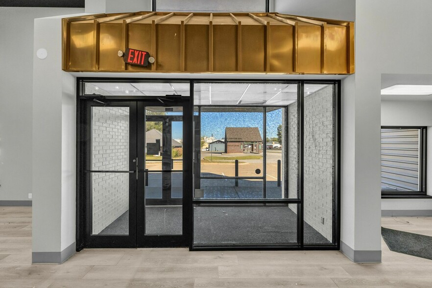 400 N Mission St, Sapulpa, OK for sale - Building Photo - Image 3 of 6