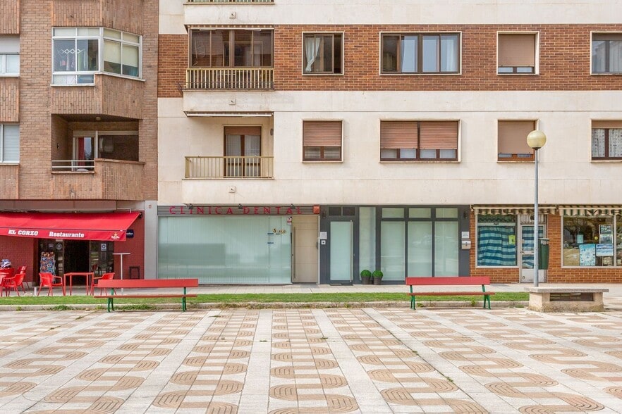 Calle de Alfonso el Batallador, 3, Pamplona, Navarre for sale - Building Photo - Image 2 of 25