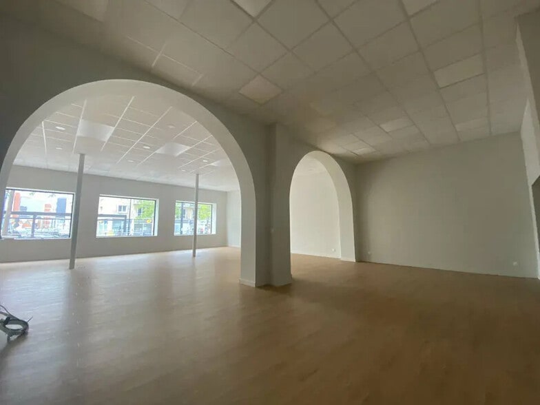 Office in Le Havre for lease - Interior Photo - Image 1 of 5