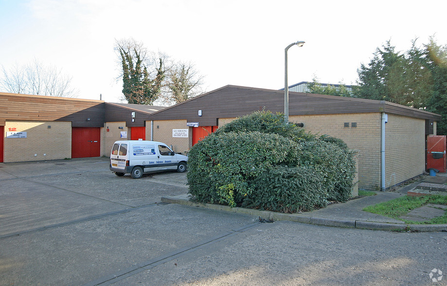 7-15 Craven Way, Newmarket for lease - Building Photo - Image 2 of 4