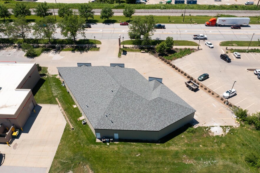 2411 2nd St, Coralville, IA for lease - Building Photo - Image 3 of 16