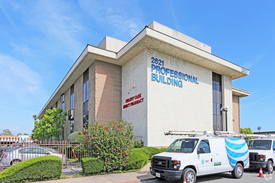 2621 S Bristol St, Santa Ana, CA for lease - Building Photo - Image 3 of 5