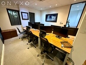 1390 Uxbridge Rd, Uxbridge for lease Interior Photo- Image 2 of 5