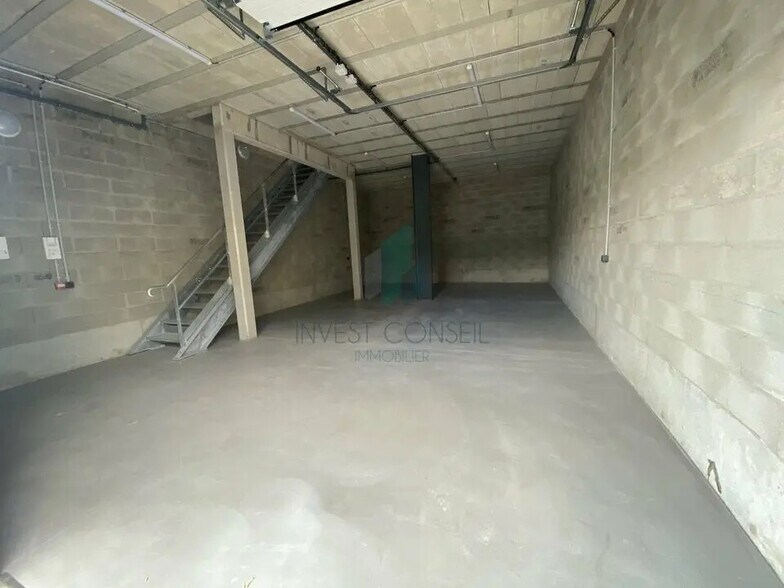 Flex in Cormeilles-en-Parisis for lease - Building Photo - Image 2 of 10