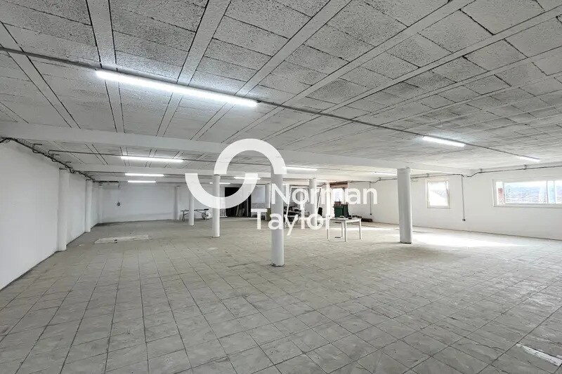Flex in Montpellier for lease - Interior Photo - Image 1 of 3