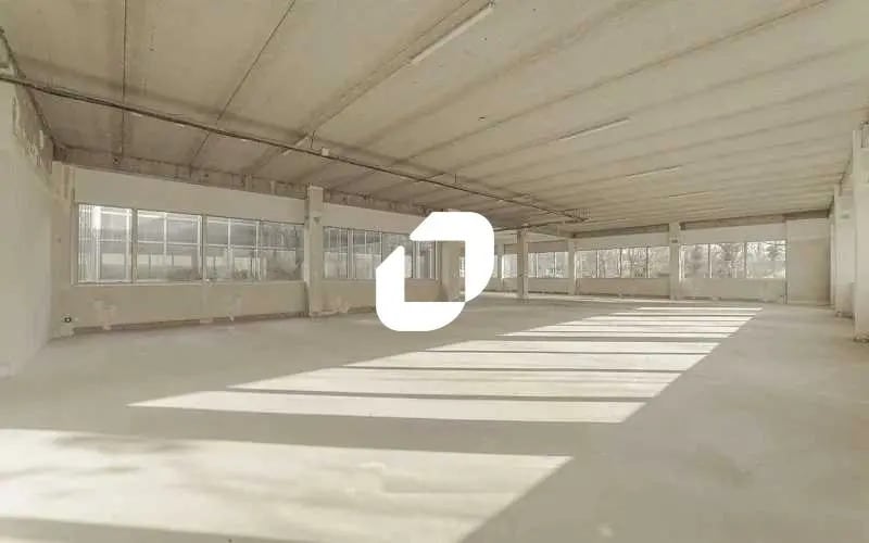 Flex in Les Ulis for lease - Building Photo - Image 2 of 10