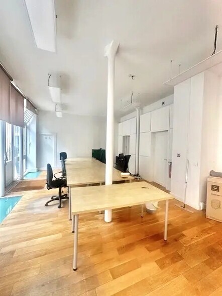Office in Paris for lease - Building Photo - Image 2 of 12