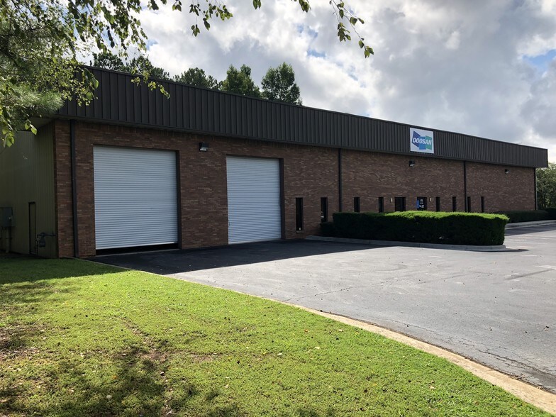 175 Carnes Dr, Fayetteville, GA for sale - Building Photo - Image 1 of 1