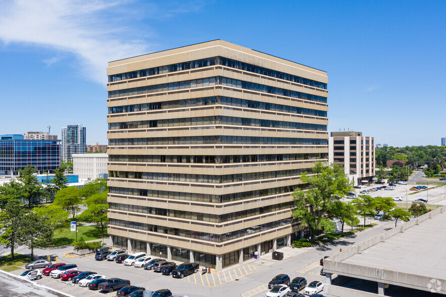 505 Consumers Rd, Toronto, ON for lease - Building Photo - Image 1 of 3