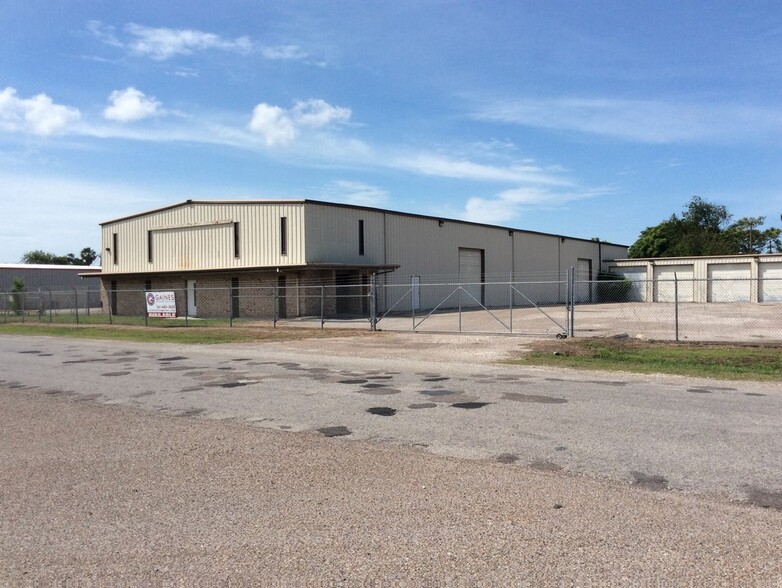 4202 Russell Dr, Corpus Christi, TX for lease - Building Photo - Image 1 of 7