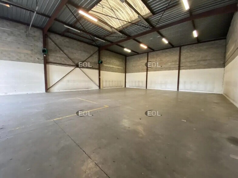 Flex in Chilly-Mazarin for lease - Interior Photo - Image 2 of 5