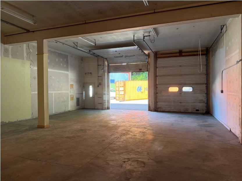 223 Kent Rd, New Milford, CT for lease Interior Photo- Image 1 of 3