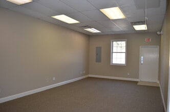 125-8-16 E Jackson Blvd, Jonesborough, TN for lease Interior Photo- Image 2 of 4