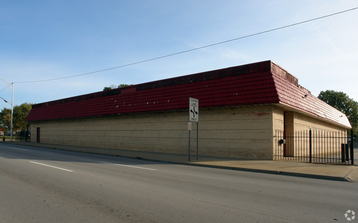 24116 Van Dyke Ave, Center Line, MI 48015