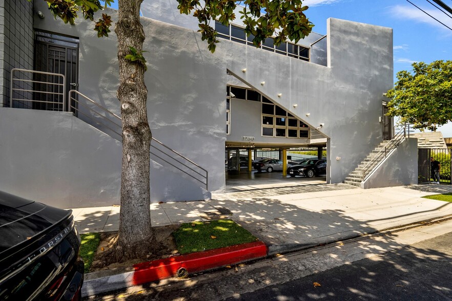 1750 14th St, Santa Monica, CA for lease - Building Photo - Image 2 of 6