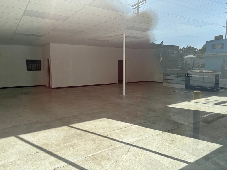 6916-6922 S Western Ave, Los Angeles, CA for lease - Building Photo - Image 3 of 6