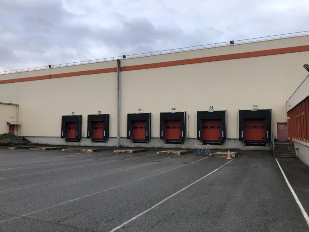 Industrial in Mer for lease Building Photo- Image 1 of 11