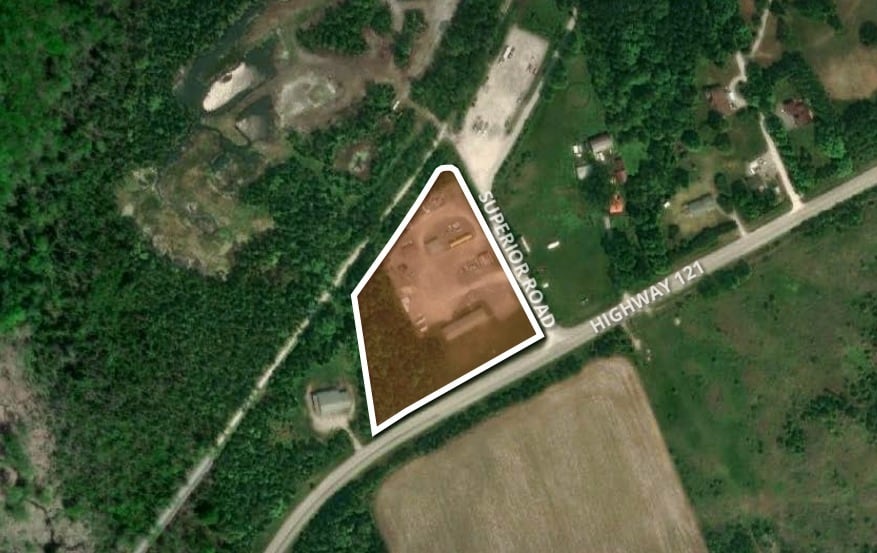 7 Superior Rd, Fenelon Falls, ON for sale Primary Photo- Image 1 of 2