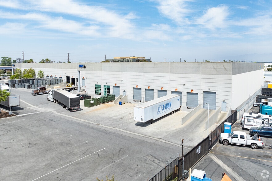 14820 Carmenita Rd, Norwalk, CA for lease - Building Photo - Image 3 of 6